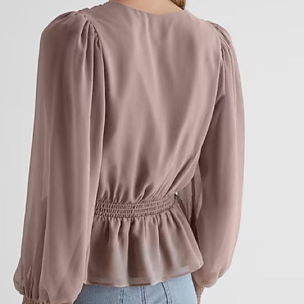 Express V-neck Smocked Cuff Peplum Top NWT Size Small - Picture 2 of 7